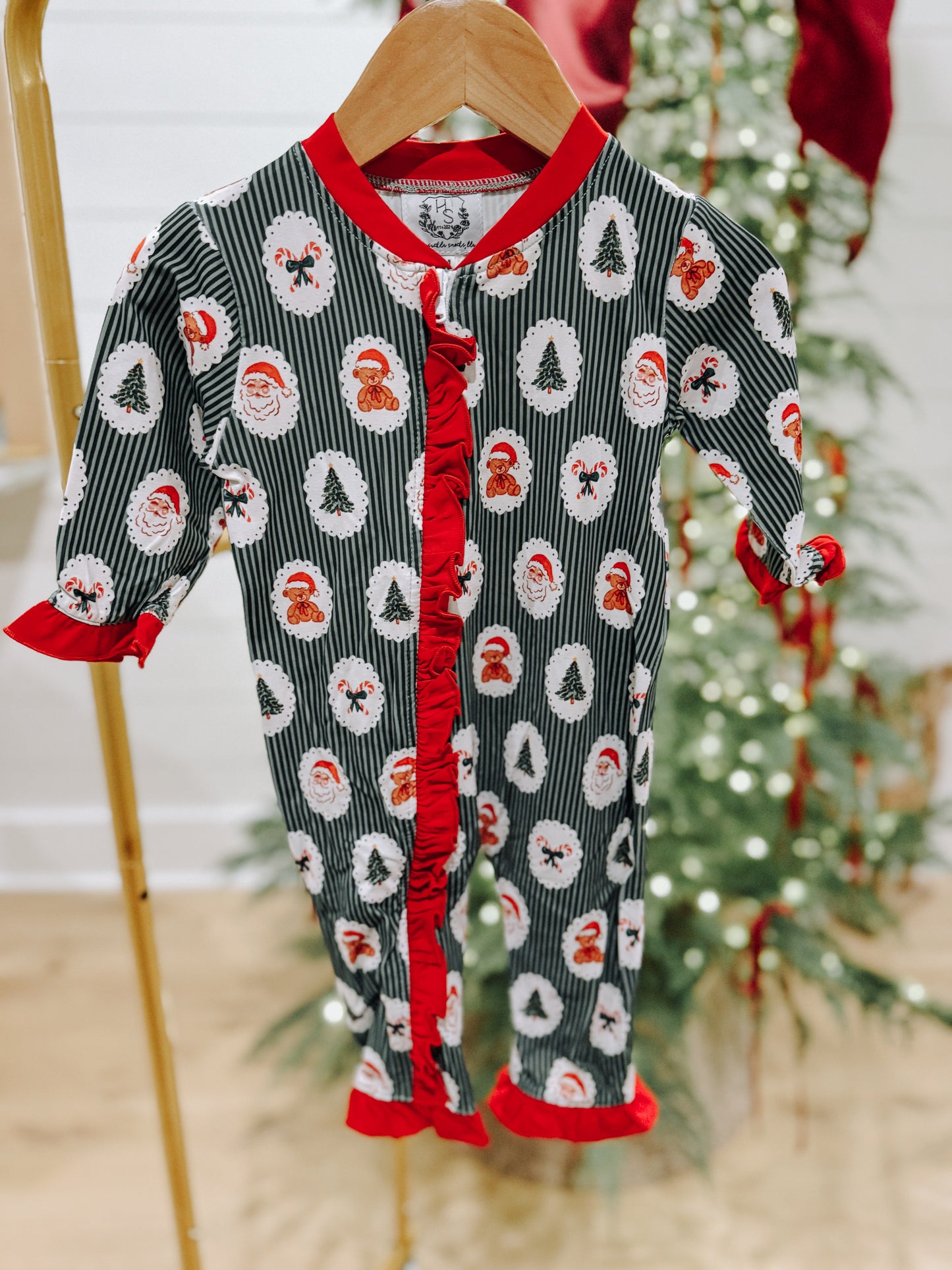 PO 13: GIRLS CHRISTMAS EVE DREAMS ZIP UP LOUNGEWEAR