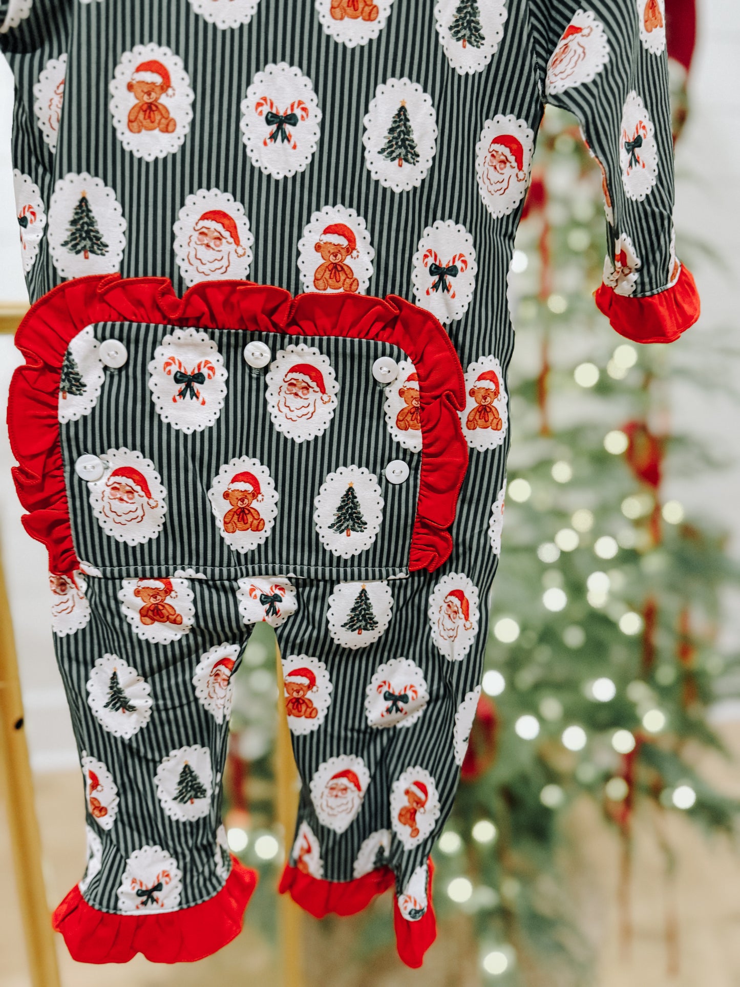 PO 13: GIRLS CHRISTMAS EVE DREAMS ZIP UP LOUNGEWEAR